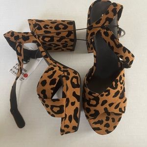 BRAND NEW H&M Animal print platforms